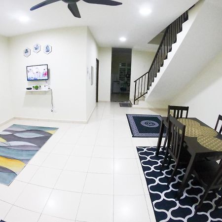 Ayna Homestay 5 Minutes To Marang Jetty Luaran gambar